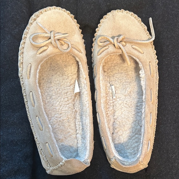 L.L. Bean Cream Moccasin Slippers - Picture 1 of 8
